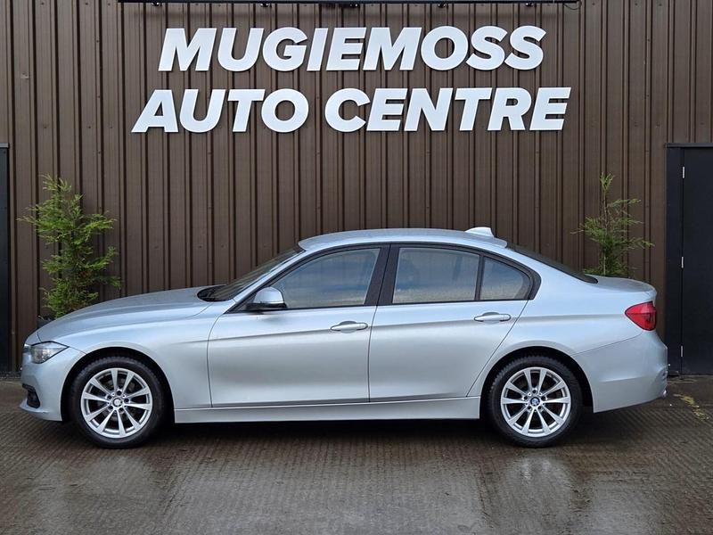 Begagnad BMW 318 Impressive 2016 Silver Sedan