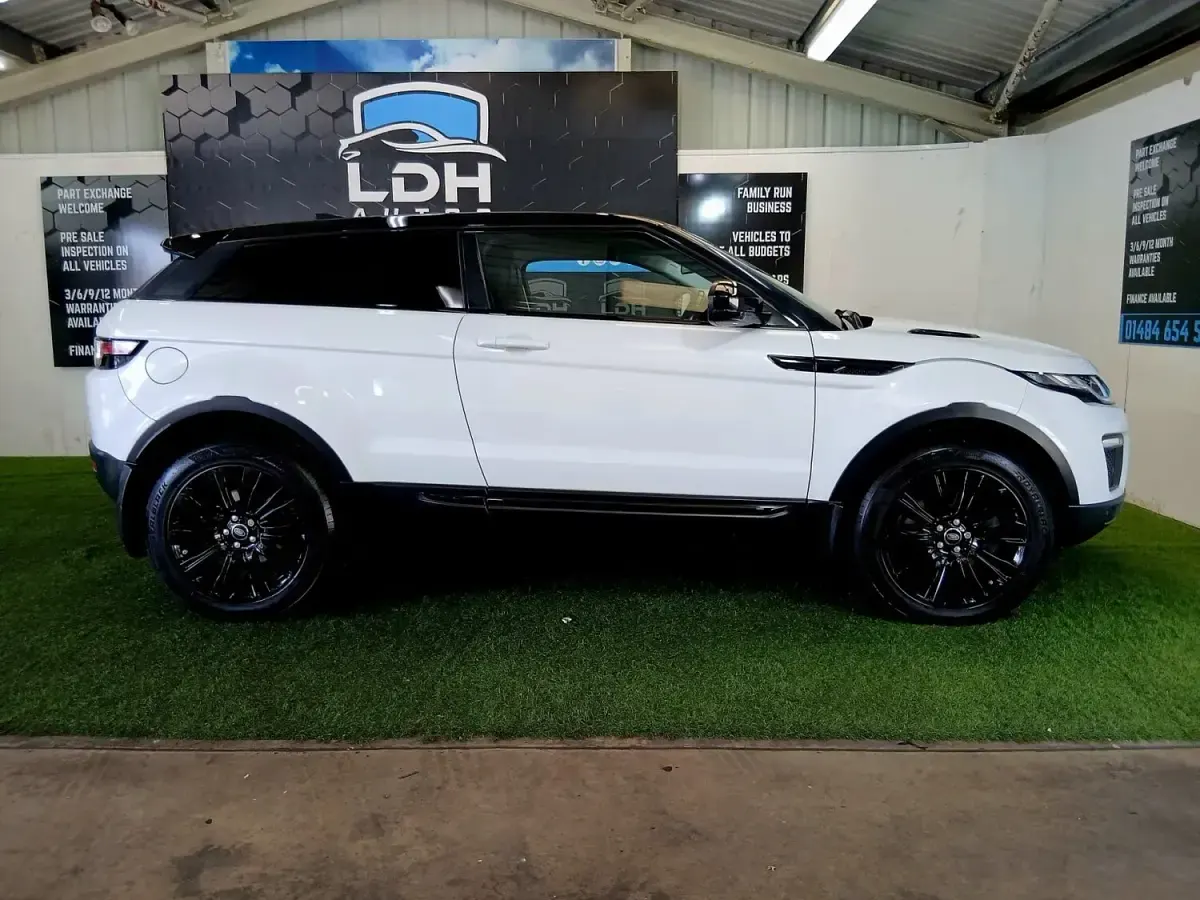Used Land Rover Range Rover evoque SE 180 HP (132 kW) 2017 White Coupe