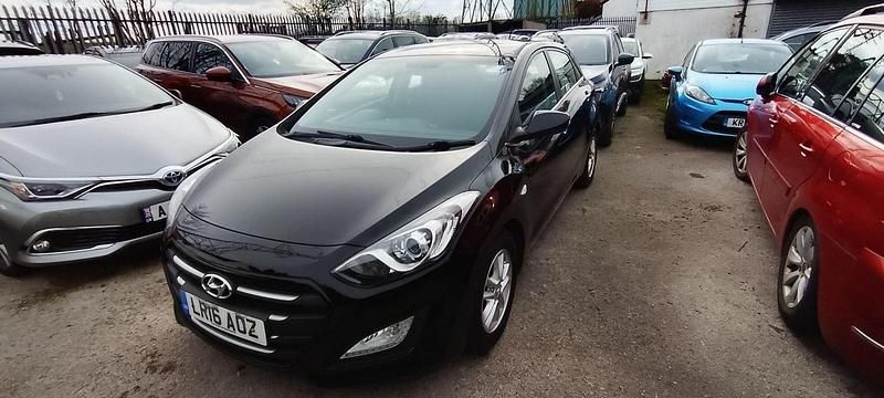 Used Hyundai i30 SE 110 HP (80 kW) 2016 Black Hatchback