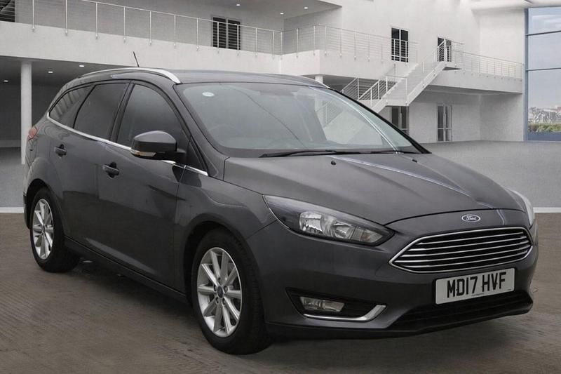 Used Ford Focus Titanium 125 HP (91 kW) 2017 Grey Estate
