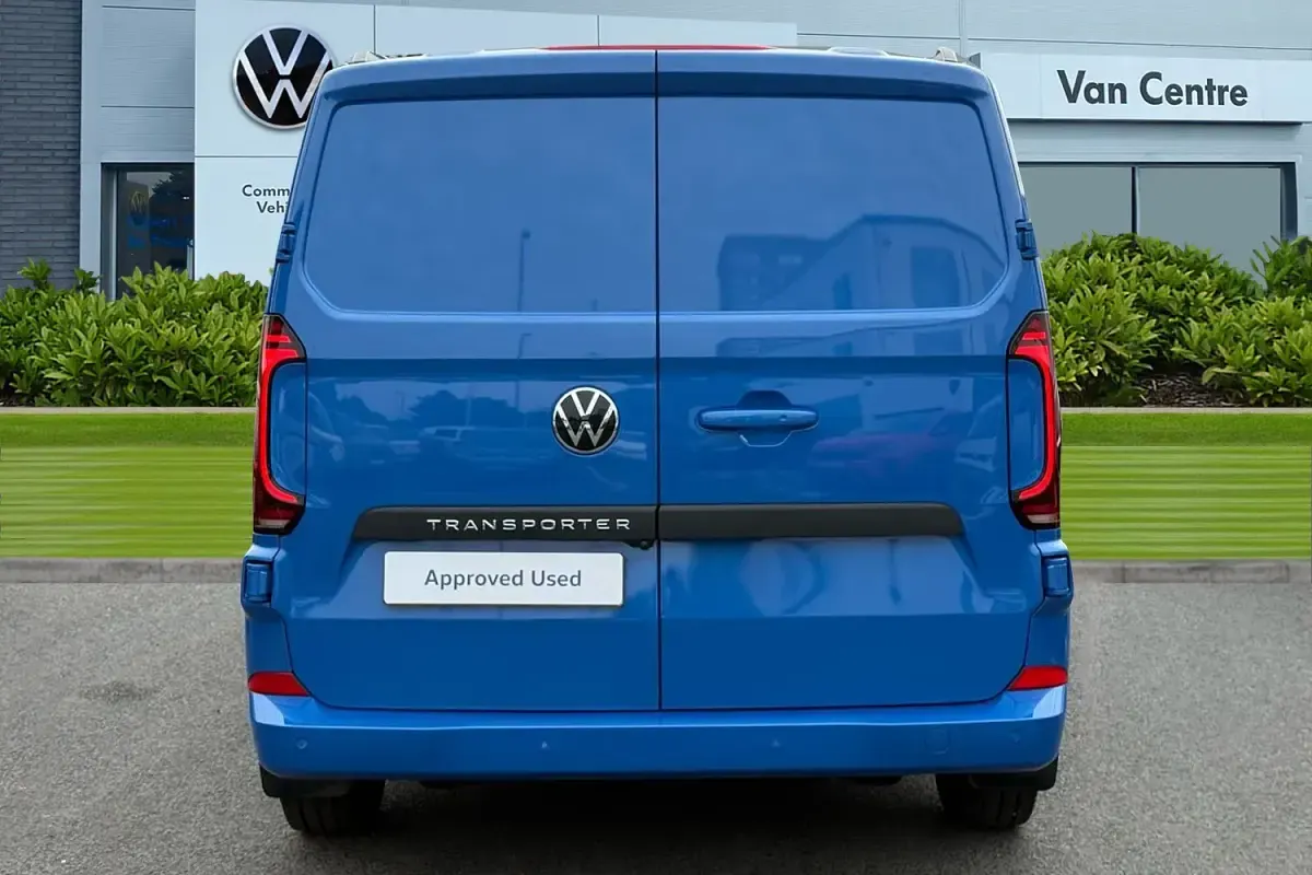 Used VW Transporter Pro 148 HP (108 kW) 2025 Blue Van