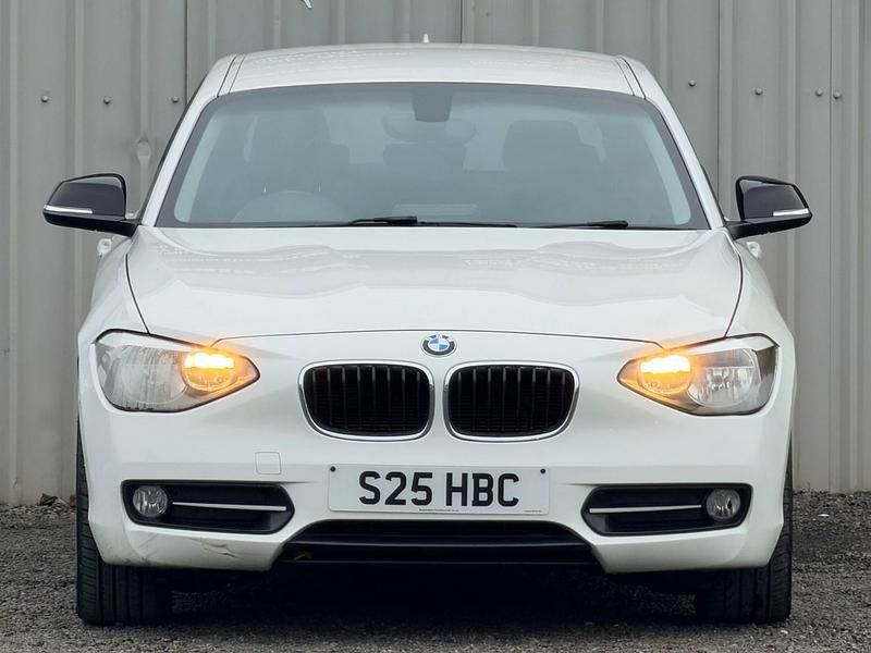 Used BMW 114 Sport Line 102 HP (75 kW) 2013 White Hatchback