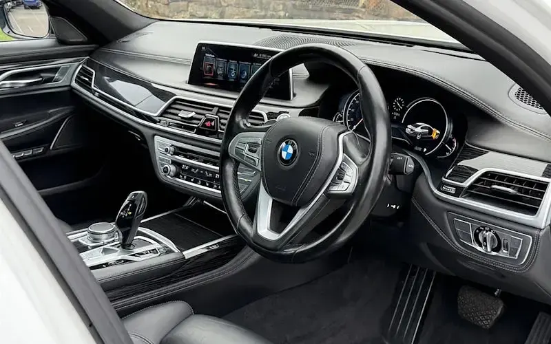Used BMW 730L M Sport 265 HP (194 kW) 2016 White Sedan