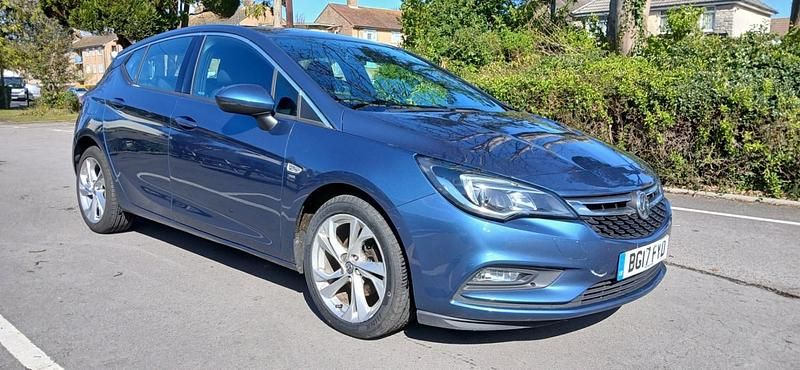 Second-hand Vauxhall Astra SRi 150 CP (110 kW) 2017 Albastru Hatchback