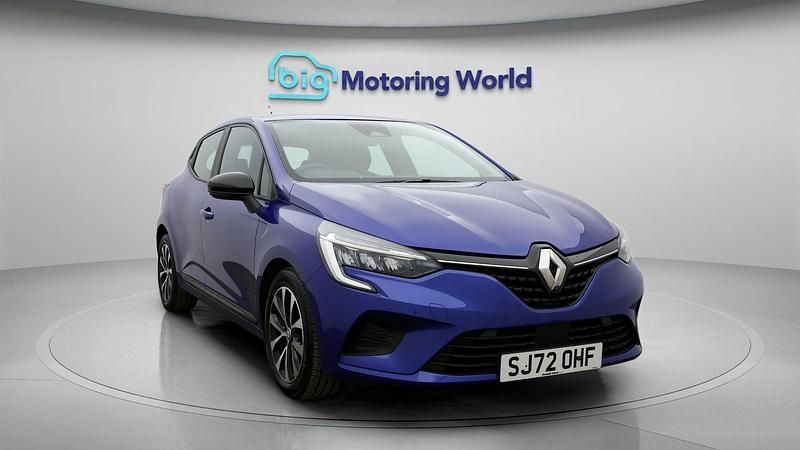 Used Renault Clio V Evolution 90 HP (66 kW) 2023 Blue Hatchback
