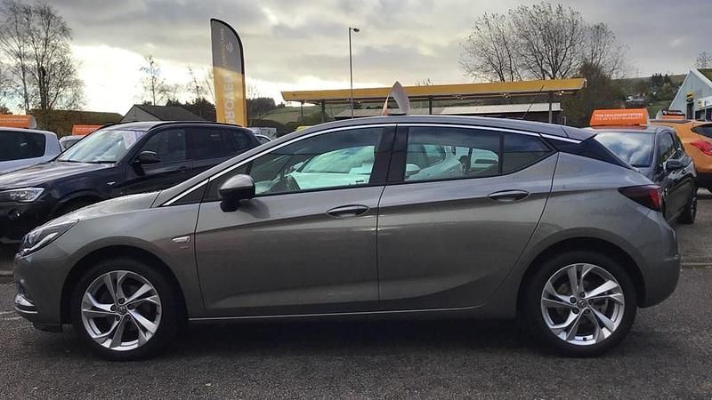 Used Vauxhall Astra SRi 105 HP (77 kW) 2016 Granite grey Hatchback