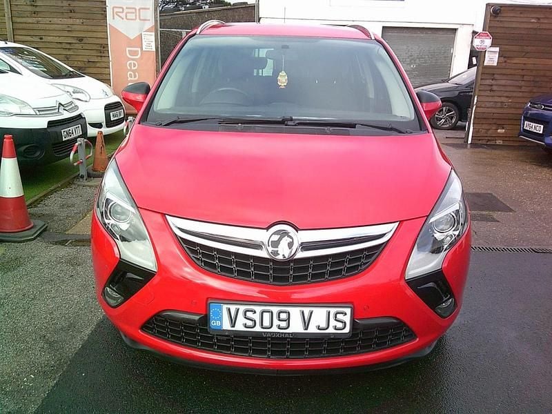Used Vauxhall Zafira SRi 170 HP (125 kW) 2014 Red MPV