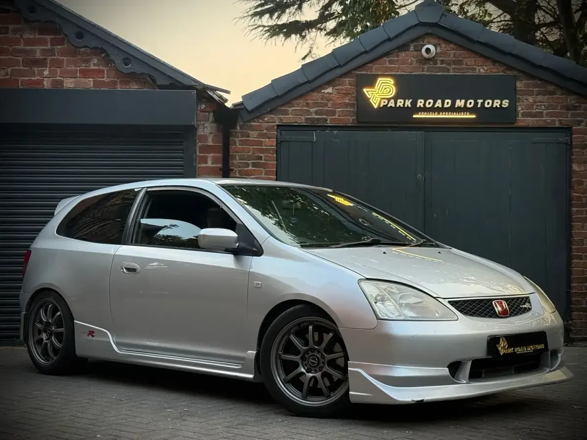 Used Honda Civic Type R 300 HP (220 kW) 2002 Silver Hatchback