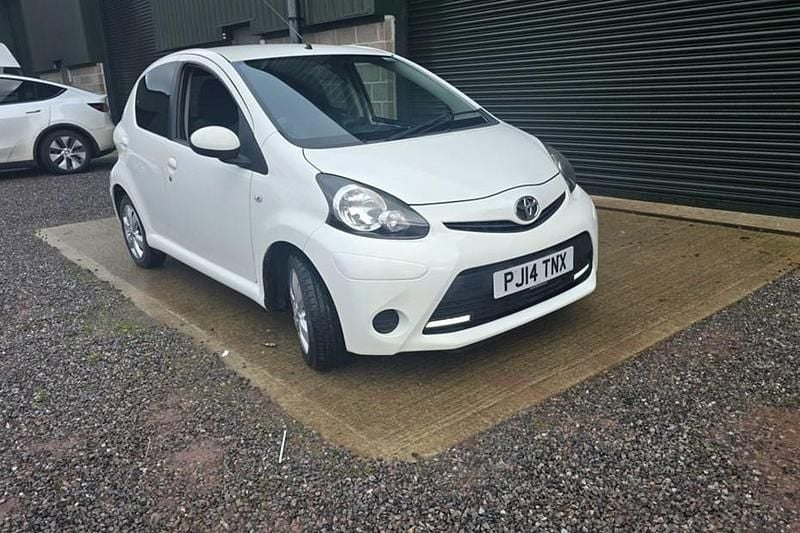 Used Toyota Aygo Style 2014 White Hatchback