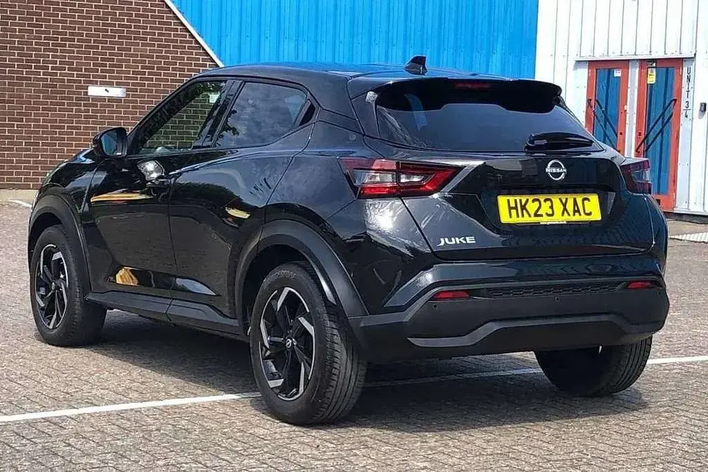 Used Nissan Juke N-Connecta 112 HP (82 kW) 2023 Black SUV