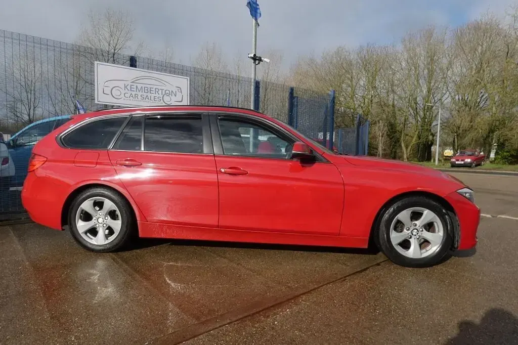 Used BMW 320 Efficient Dynamics 2014 Red Estate
