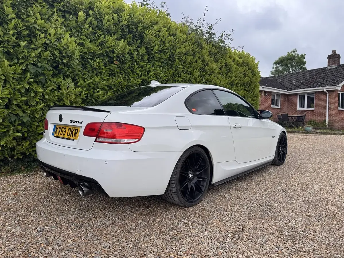 Used BMW 330 M Sport 2009 White Coupe