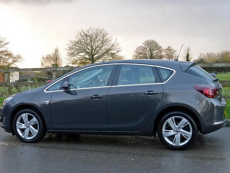 Used Vauxhall Astra SRi 2015 Grey Hatchback