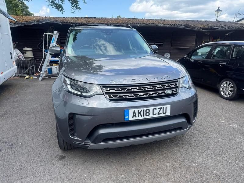Grey Used 2018 Land Rover Discovery 5 SE SUV | £10,250 (Super price) - Image 1/4