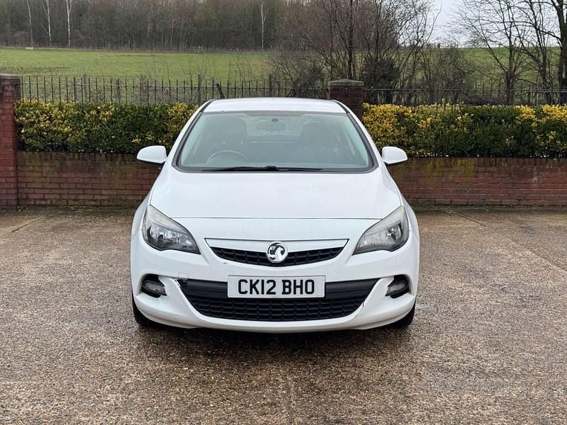Used Vauxhall Astra SRi 2012 White Hatchback