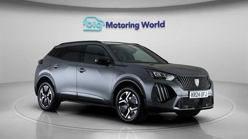 Begagnad Peugeot 2008 Allure 130 HK (95 kW) 2024 Grå SUV