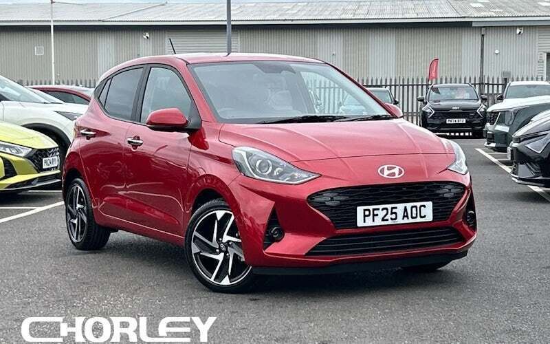 Red New 2025 Hyundai i10 Premium Hatchback | £17,901 (A bit pricey) - Image 1/4