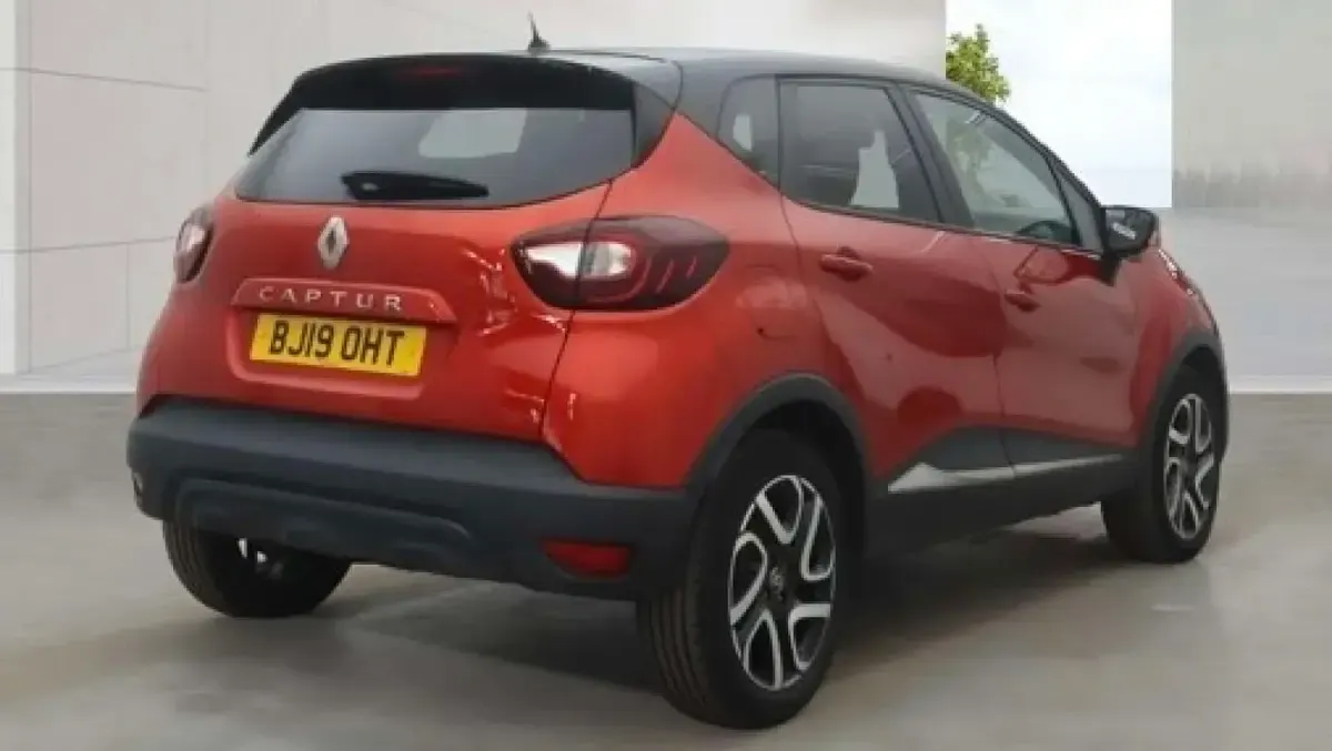 Used Renault Captur Iconic 90 HP (66 kW) 2019 Red/black SUV