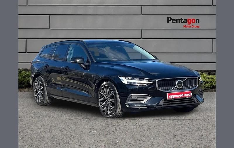 Used Volvo V60 Core 161 HP (118 kW) 2023 Black Estate