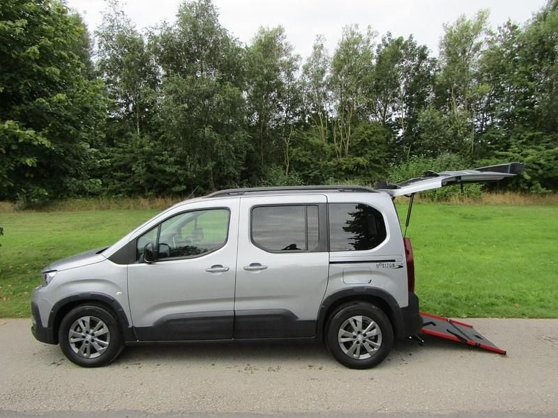 Grey Used 2023 Peugeot Rifter GT MPV | £18,495 (Super price) - Image 1/4