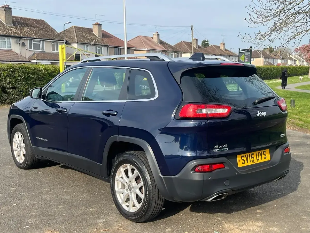 Used Jeep Cherokee Longitude Plus 170 HP (125 kW) 2015 Blue SUV