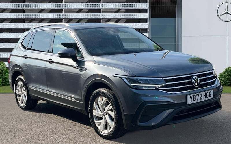 Used 2024 VW Tiguan Allspace Life SUV | £23,338 (Good price) - Image 1/4