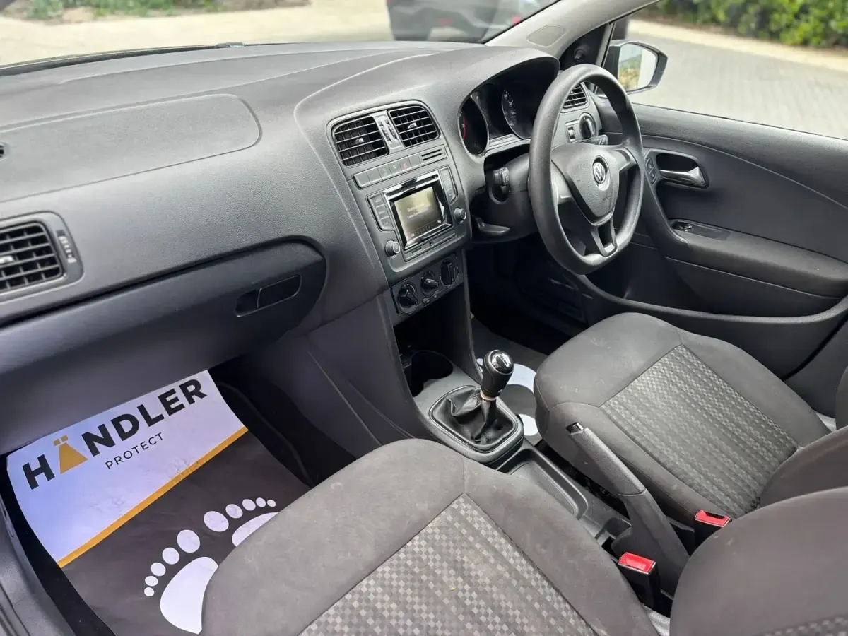 Begagnad VW Polo S 2016 Grå Halvkombi