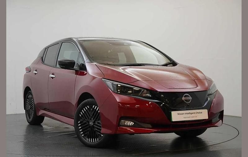 Used Nissan Leaf Tekna 160 kW (218 HP) 2023 Red Hatchback