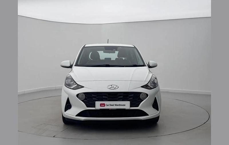 Used Hyundai i10 SE 67 HP (49 kW) 2021 White Hatchback