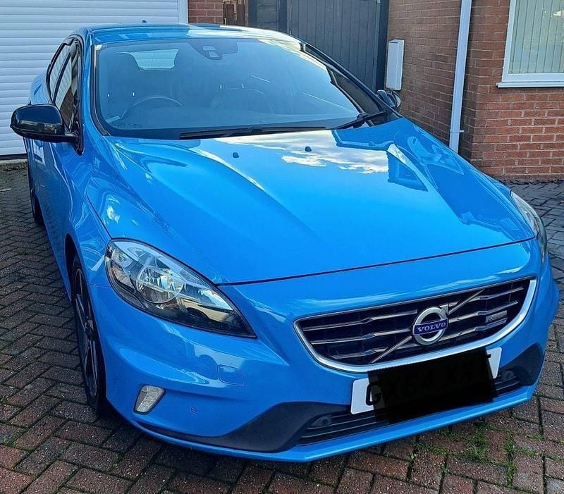 Blue Used 2014 Volvo V40 R-Design Estate | £5,100 (Super price) - Image 1/4