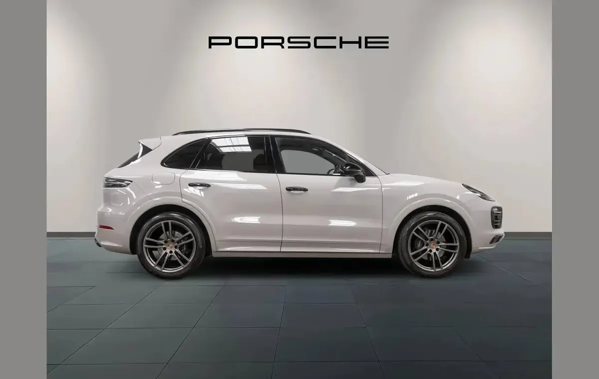 Used Porsche Cayenne Platinum Edition 334 HP (245 kW) 2022 Grey SUV