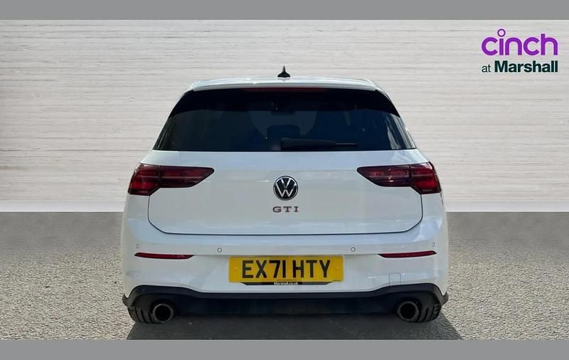 Begagnad VW Golf VIII GTI 245 HK (180 kW) 2021 Vit Halvkombi