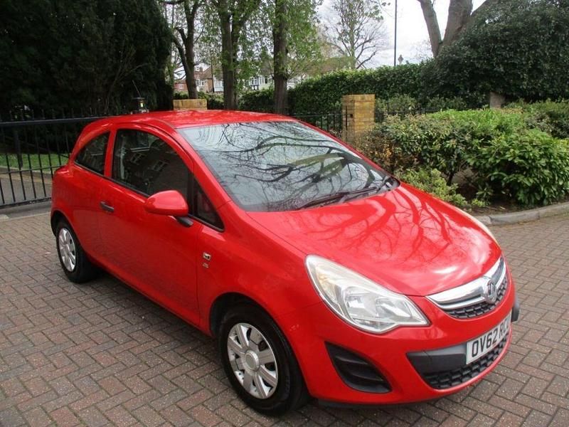 Used Vauxhall Corsa S 65 HP (47 kW) 2012 Red Hatchback