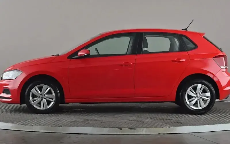 Begagnad VW Polo Edition 65 HK (47 kW) 2019 Röd Halvkombi