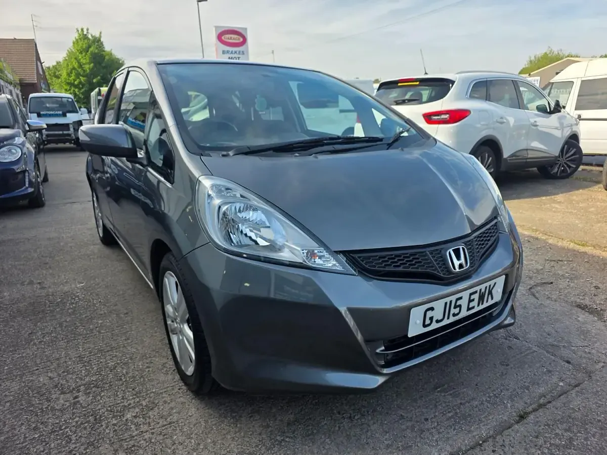 Used Honda Jazz ES 2015 Grey Hatchback