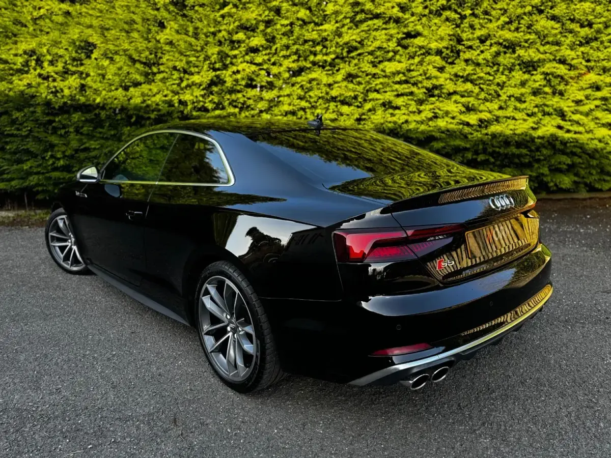 Begagnad Audi A5 Performance 354 HK (260 kW) 2017 Svart Sportkupé
