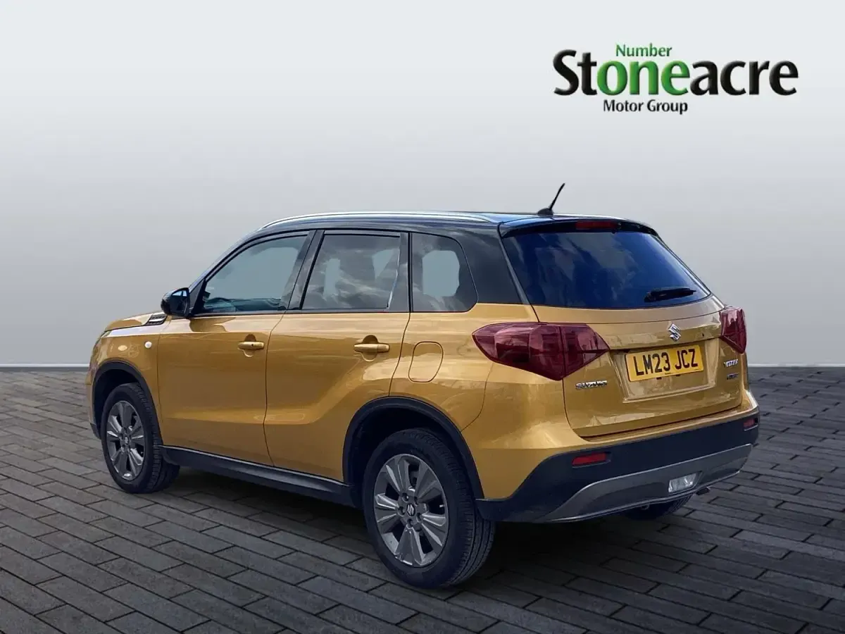 Używany Suzuki Vitara SZ-T 116 KM (85 kW) 2023 Żółty SUV