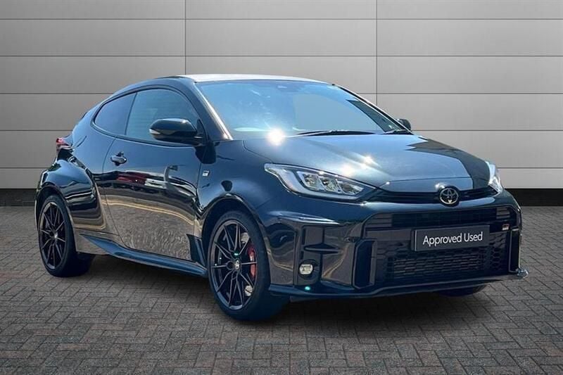 Precious black Used 2023 Toyota Yaris Hatchback | £32,995 (Fair price) - Image 1/4