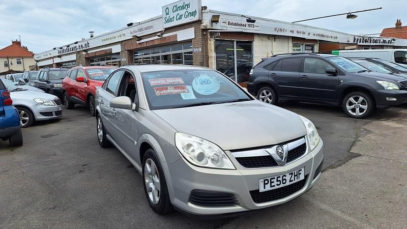 Used Vauxhall Vectra 141 HP (103 kW) 2006 Beige Hatchback