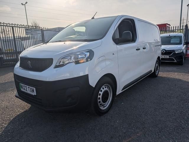 Used Peugeot e-Expert 100 kW (136 HP) 2022 White Van