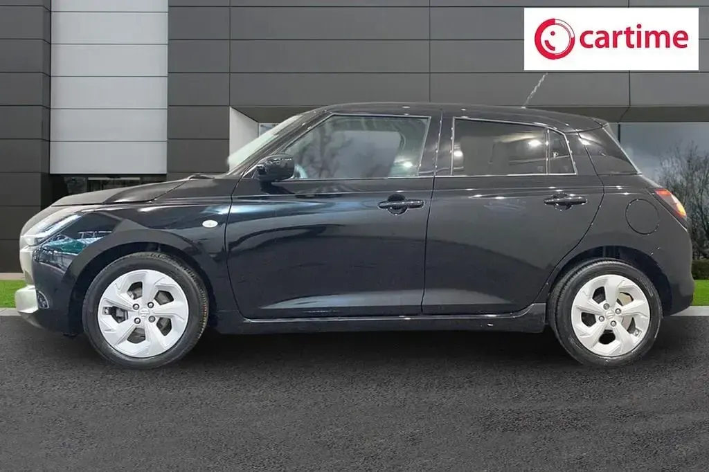 Usado Suzuki Swift 82 CV (60 kW) 2025 Negro Utilitario