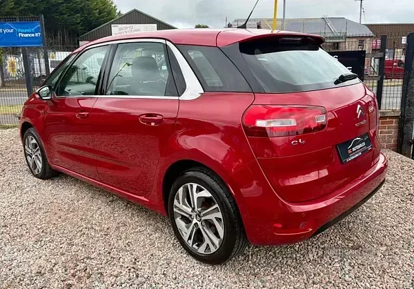Used Citroën C4 Picasso Exclusive 115 HP (84 kW) 2015 Red MPV
