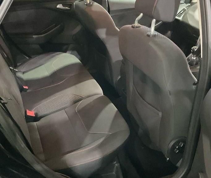 Used Ford Focus Zetec 150 HP (110 kW) 2015 Black Hatchback