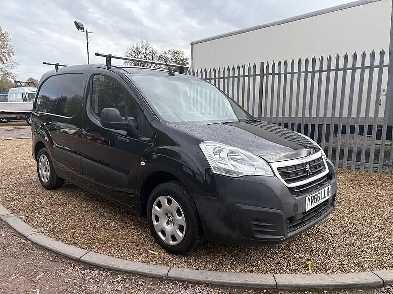 Black Used 2016 Peugeot Partner MPV | £4,995 (Good price) - Image 1/4