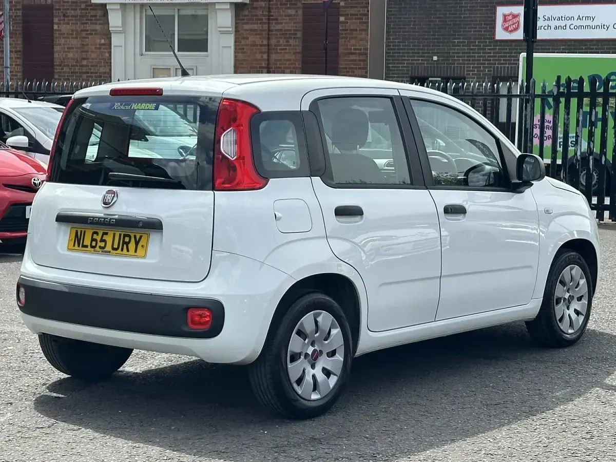Used Fiat Panda Pop 69 HP (50 kW) 2015 White Hatchback