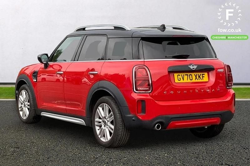 Begagnad Mini Cooper Comfort 136 HK (100 kW) 2021 Röd Halvkombi