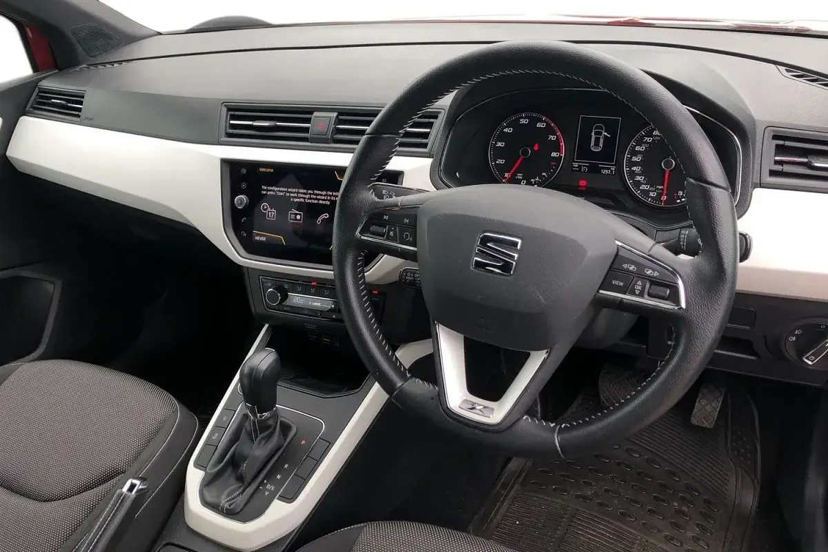 Used Seat Arona XCELLENCE 116 HP (85 kW) 2018 Red SUV