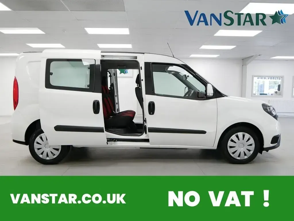 Used Fiat Doblò S 105 HP (77 kW) 2023 White MPV