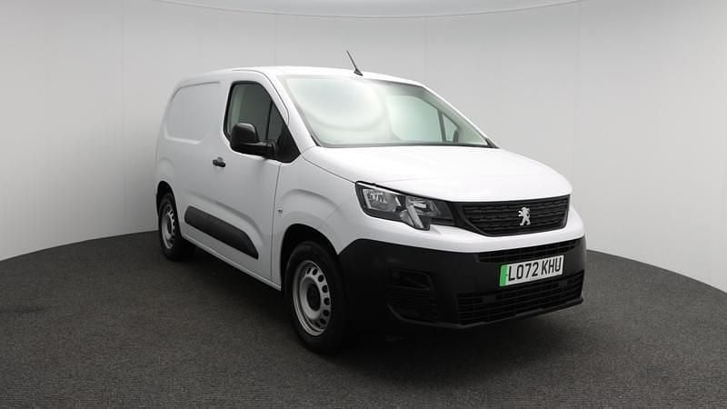 White Used 2023 Peugeot E-Partner Premium MPV | £11,999 (Fair price) - Image 1/4
