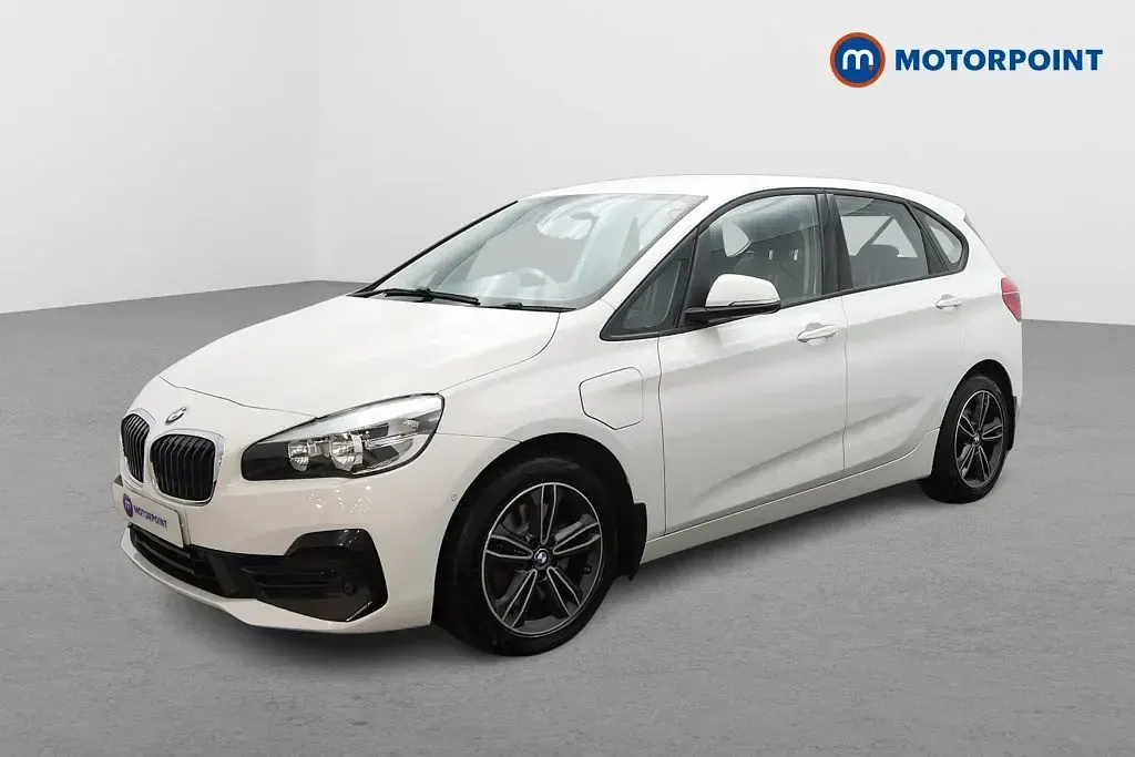 Begagnad BMW 225 Sport Line 224 HK (164 kW) 2019 Vit Halvkombi